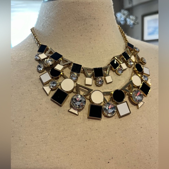 Classic Kate Spade enamel and rhinestone statement necklace - Picture 2 of 8